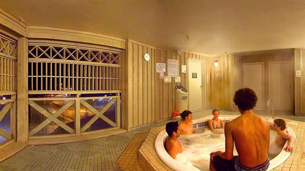 Marketplace Lodge Whistler Esterno foto